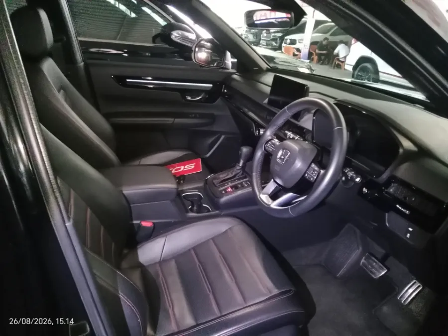 Foto Mobil Bekas Kabin Depan Honda CR-V 2.0 RS Hybrid tahun 2023