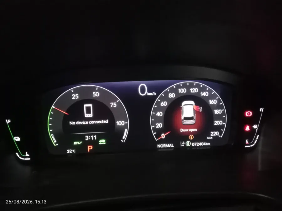 Foto Mobil Bekas Odometer Honda CR-V 2.0 RS Hybrid tahun 2023