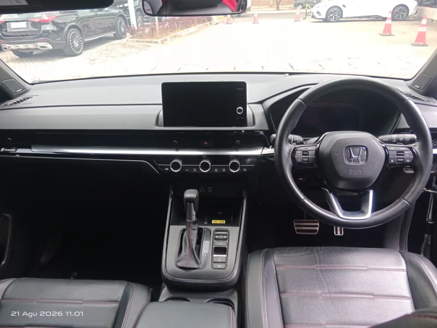 Foto Mobil Bekas Dashboard Honda CR-V 2.0 RS Hybrid tahun 2024