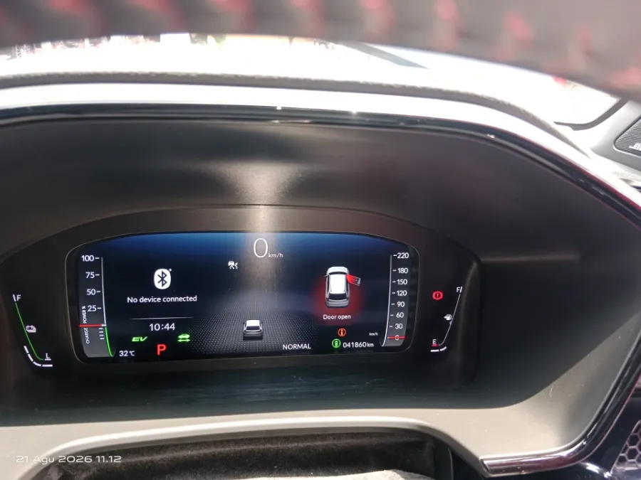 Foto Mobil Bekas Odometer Honda CR-V 2.0 RS Hybrid tahun 2024