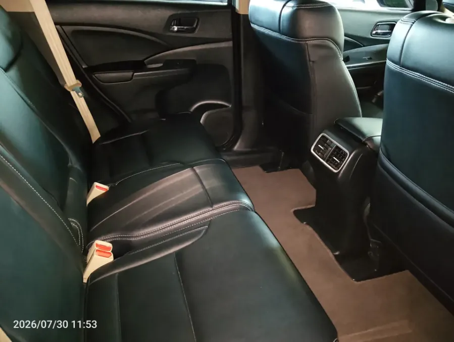 Foto Mobil Bekas Kabin Belakang Honda CR-V 2.4 i-VTEC tahun 2016