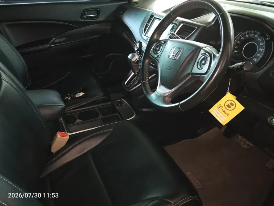 Foto Mobil Bekas Kabin Depan Honda CR-V 2.4 i-VTEC tahun 2016