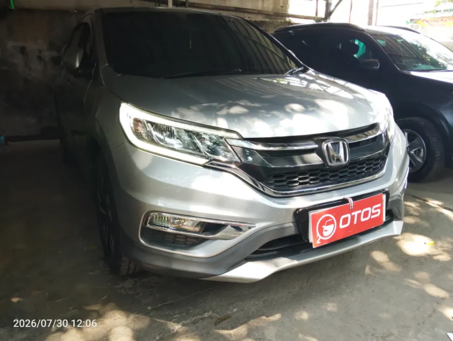 Foto Mobil Bekas Kanan Depan Honda CR-V 2.4 i-VTEC tahun 2016