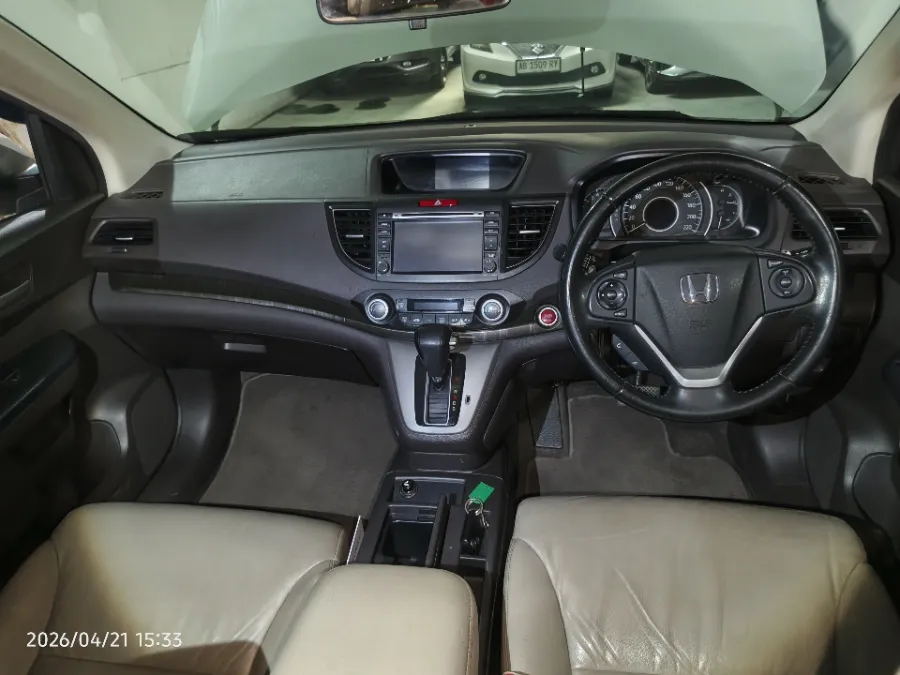 Foto Mobil Bekas Dashboard Honda CR-V 2.4 Prestige tahun 2014