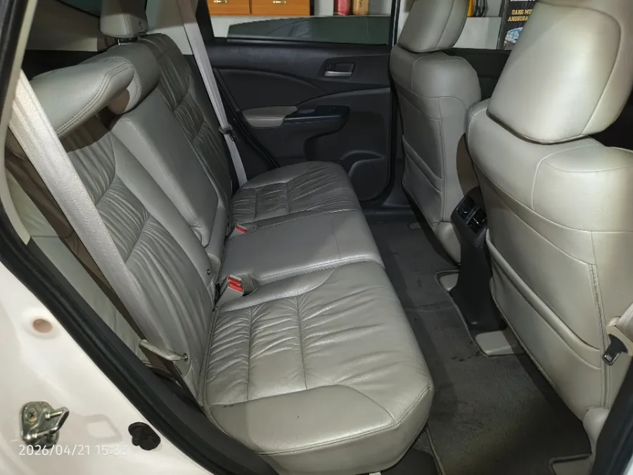 Foto Mobil Bekas Kabin Belakang Honda CR-V 2.4 Prestige tahun 2014