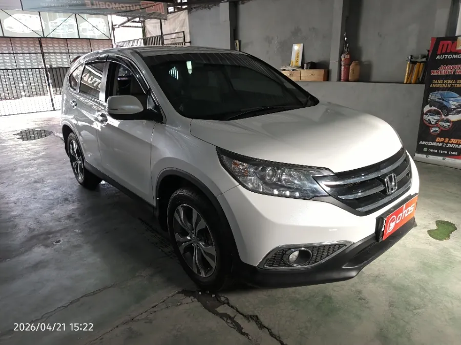 Foto Mobil Bekas Kanan Depan Honda CR-V 2.4 Prestige tahun 2014