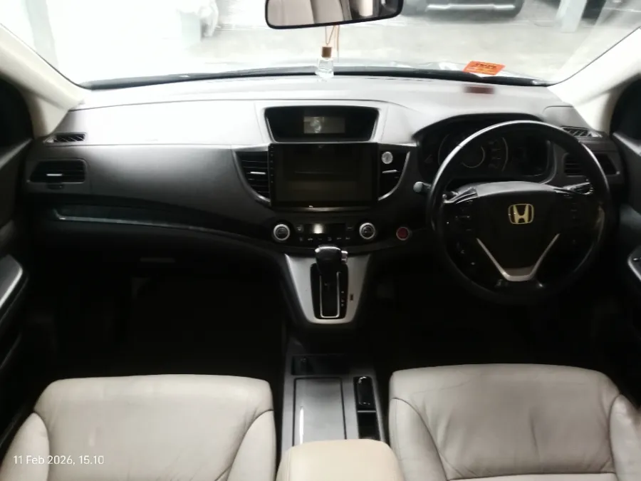 Foto Mobil Bekas Dashboard Honda CR-V 2.4 RM3 tahun 2013