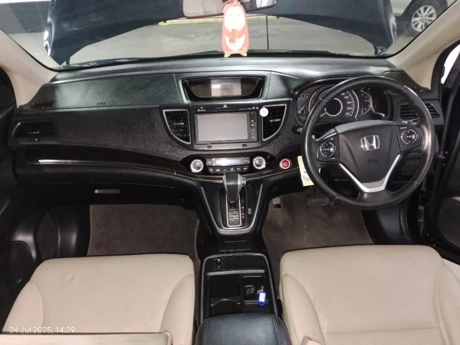 Foto Mobil Bekas Dashboard Honda CR-V 2.4 RM3 tahun 2015