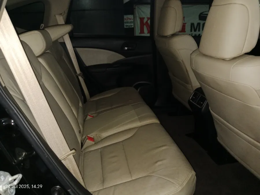 Foto Mobil Bekas Kabin Belakang Honda CR-V 2.4 RM3 tahun 2015