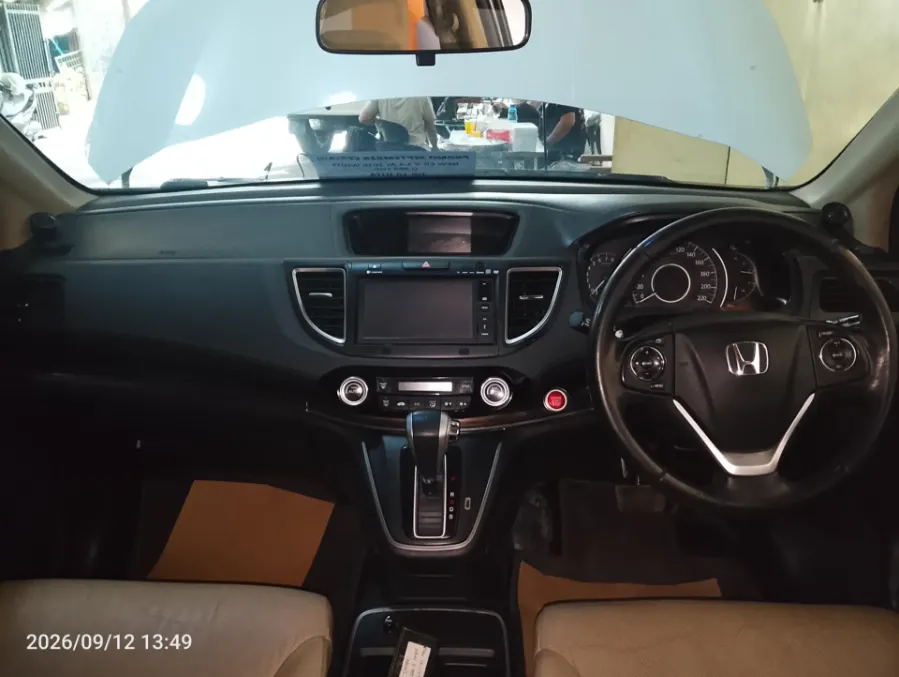 Foto Mobil Bekas Dashboard Honda CR-V 2.4 RM3 tahun 2016