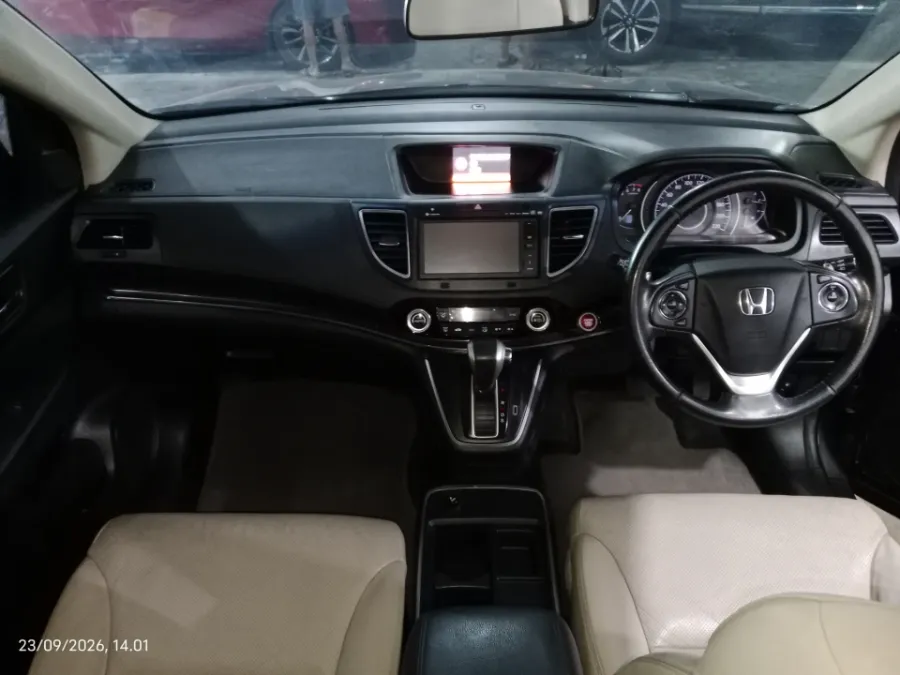 Foto Mobil Bekas Dashboard Honda CR-V 2.4 RM3 tahun 2016