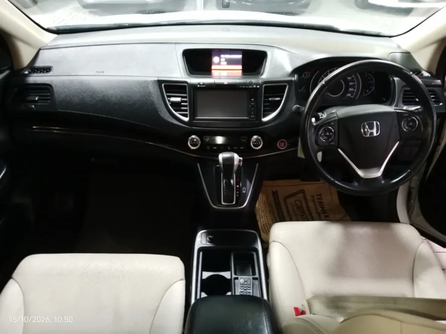 Foto Mobil Bekas Dashboard Honda CR-V 2.4 RM3 tahun 2016