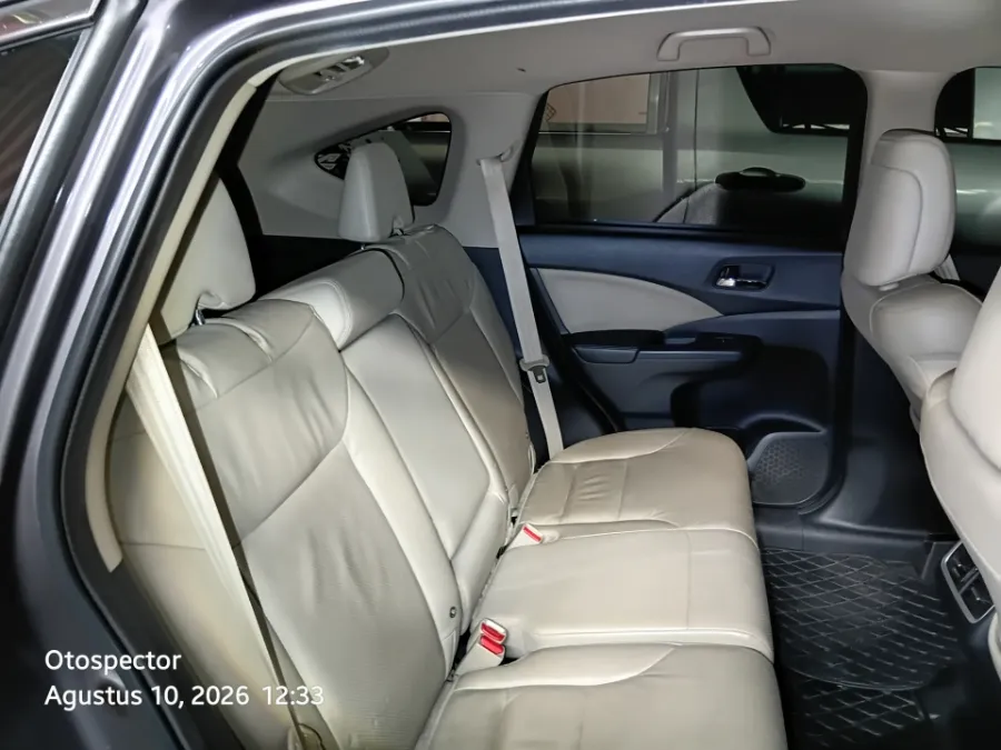 Foto Mobil Bekas Kabin Belakang Honda CR-V 2.4 RM3 tahun 2016