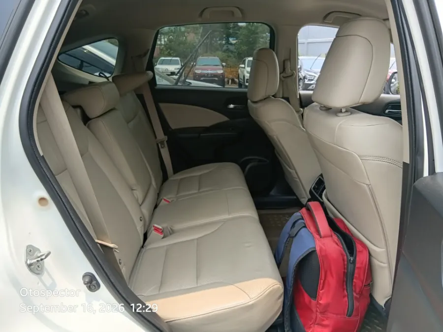 Foto Mobil Bekas Kabin Belakang Honda CR-V 2.4 RM3 tahun 2016