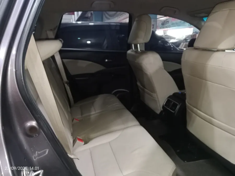 Foto Mobil Bekas Kabin Belakang Honda CR-V 2.4 RM3 tahun 2016