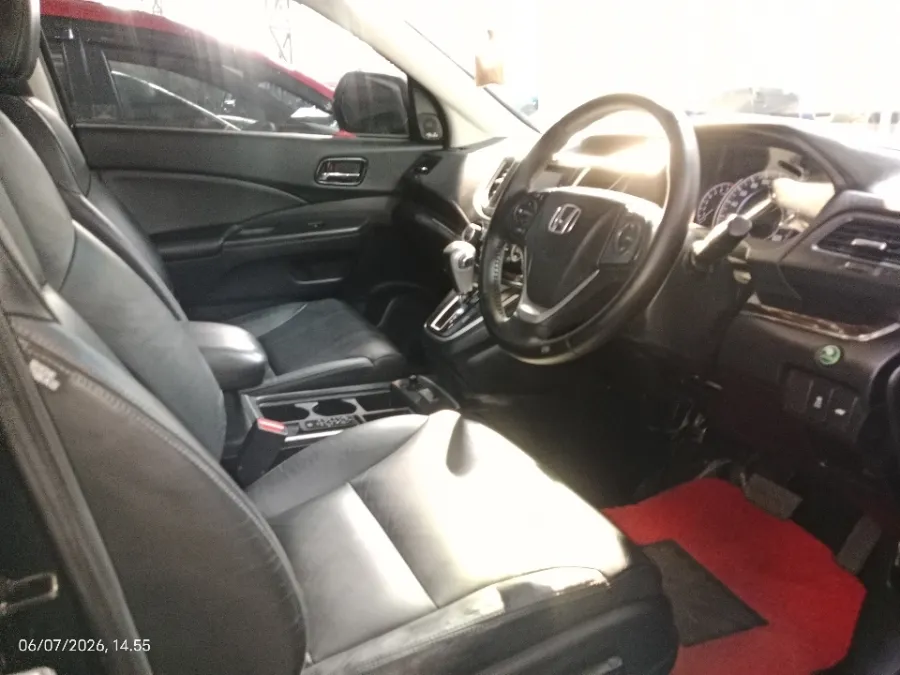 Foto Mobil Bekas Kabin Depan Honda CR-V 2.4 RM3 tahun 2016