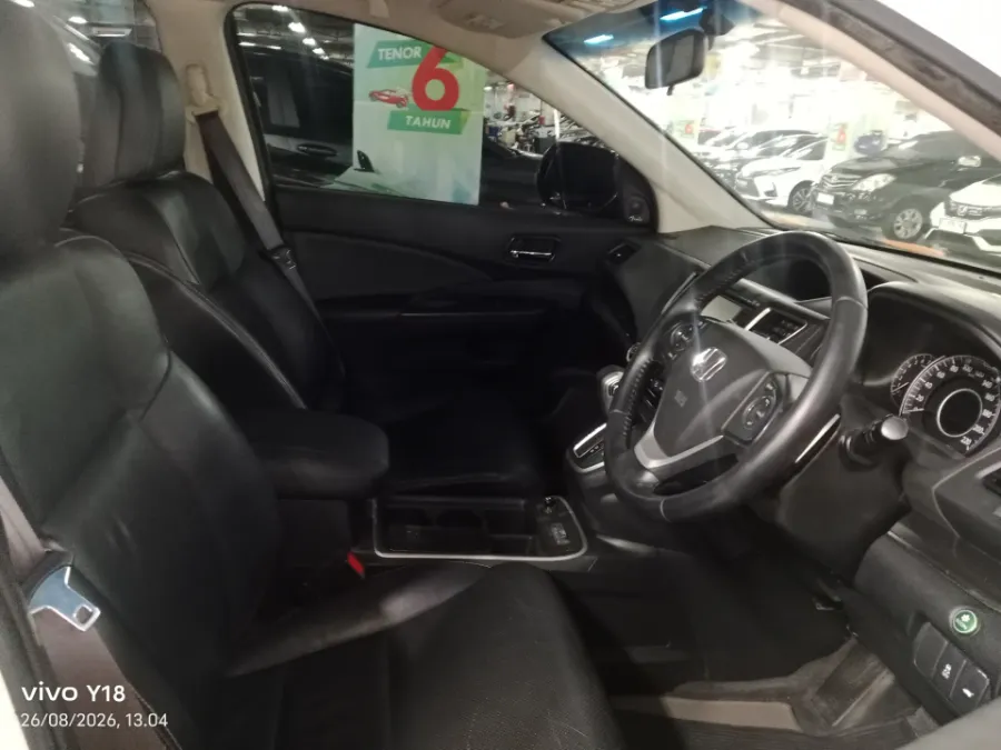 Foto Mobil Bekas Kabin Depan Honda CR-V 2.4 RM3 tahun 2016