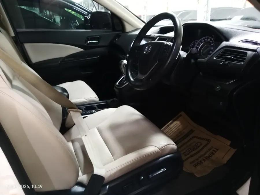 Foto Mobil Bekas Kabin Depan Honda CR-V 2.4 RM3 tahun 2016