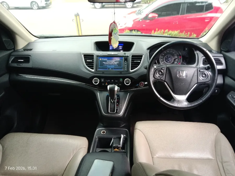 Foto Mobil Bekas Dashboard Honda CR-V 2.4 RM3 tahun 2017