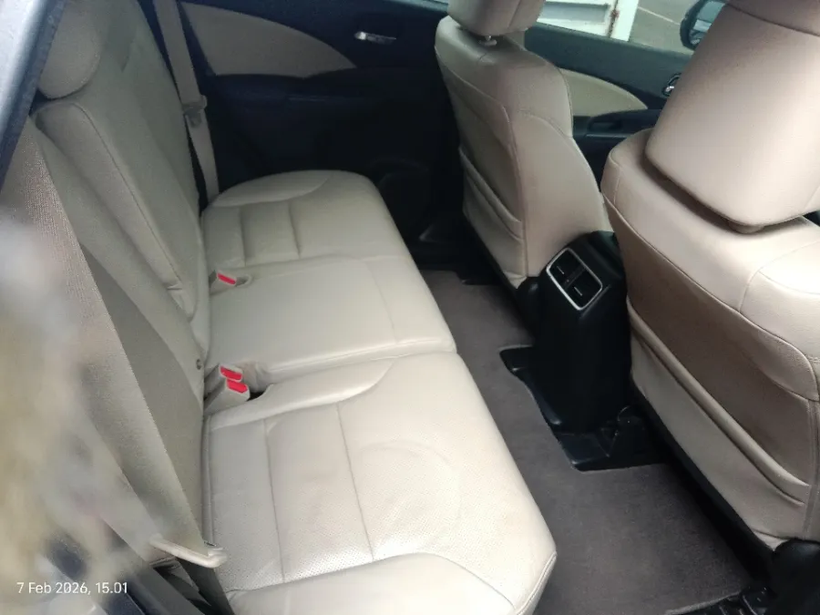 Foto Mobil Bekas Kabin Belakang Honda CR-V 2.4 RM3 tahun 2017