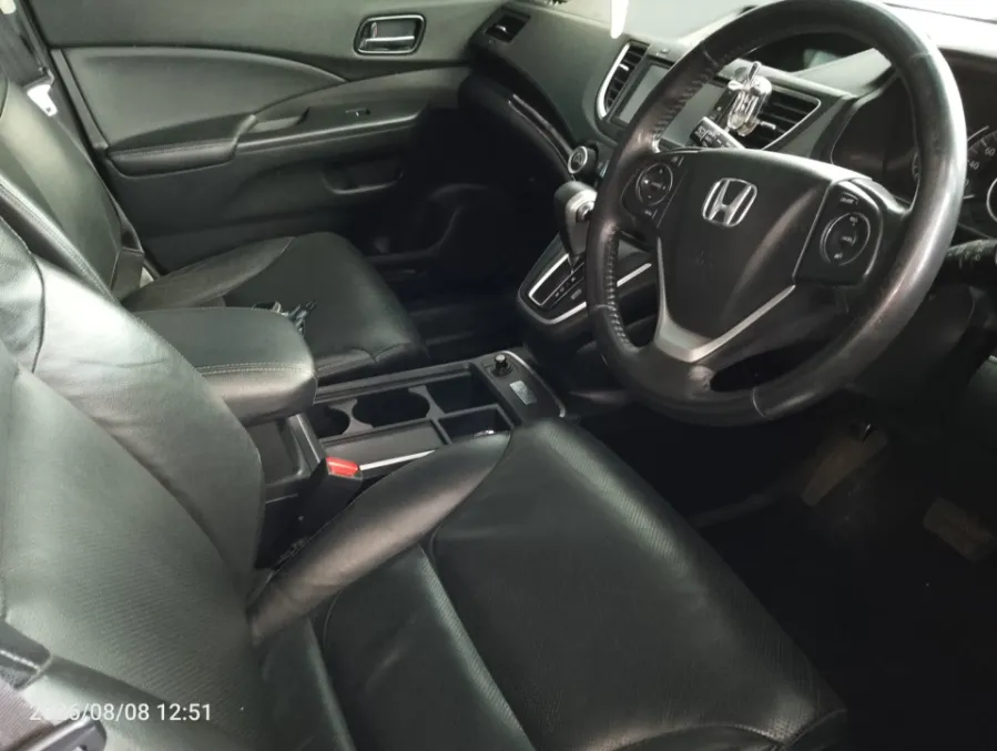 Foto Mobil Bekas Kabin Depan Honda CR-V 2.4 RM3 tahun 2017