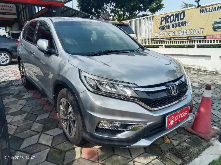 Foto Mobil Bekas Kanan Depan Honda CR-V 2.4 RM3 tahun 2017