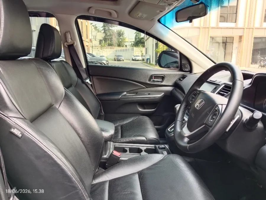 Foto Mobil Bekas Kabin Depan Honda CR-V 2.4 RS Prestige tahun 2016
