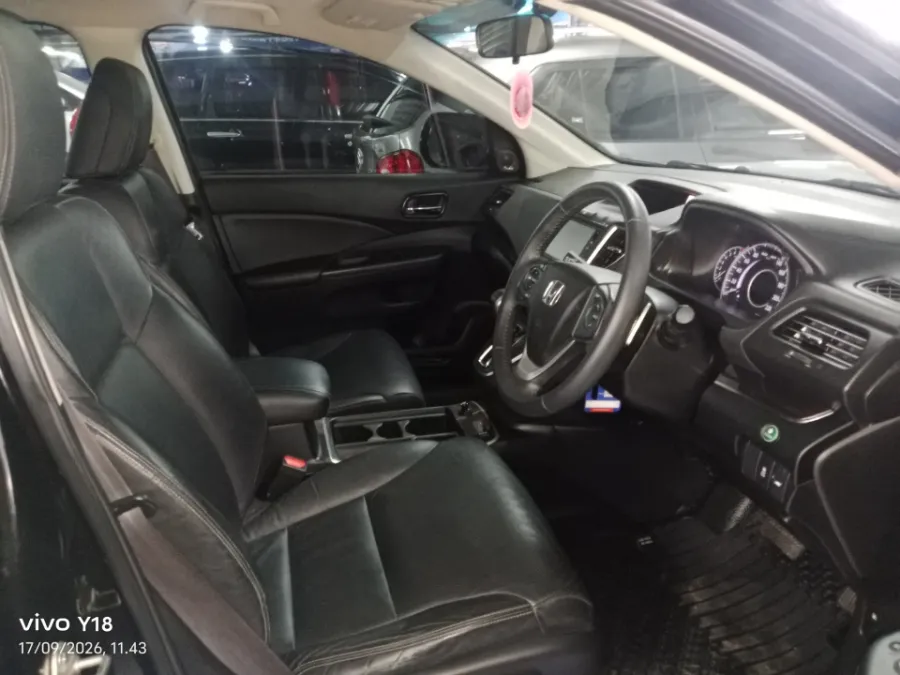 Foto Mobil Bekas Kabin Depan Honda CR-V 2.4 RS Prestige tahun 2016