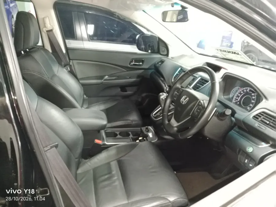 Foto Mobil Bekas Kabin Depan Honda CR-V 2.4 RS Prestige tahun 2016