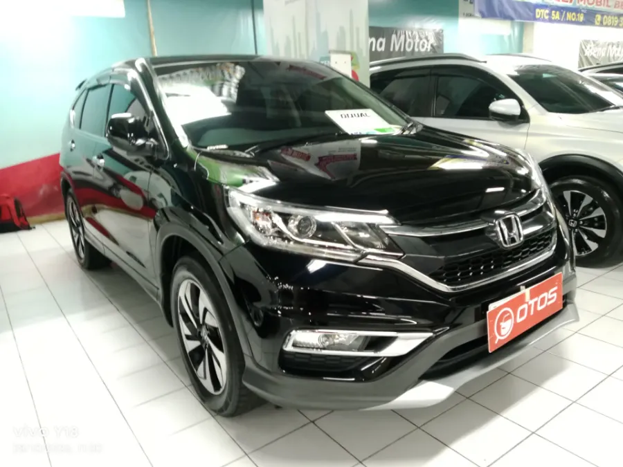 Foto Mobil Bekas Kanan Depan Honda CR-V 2.4 RS Prestige tahun 2016