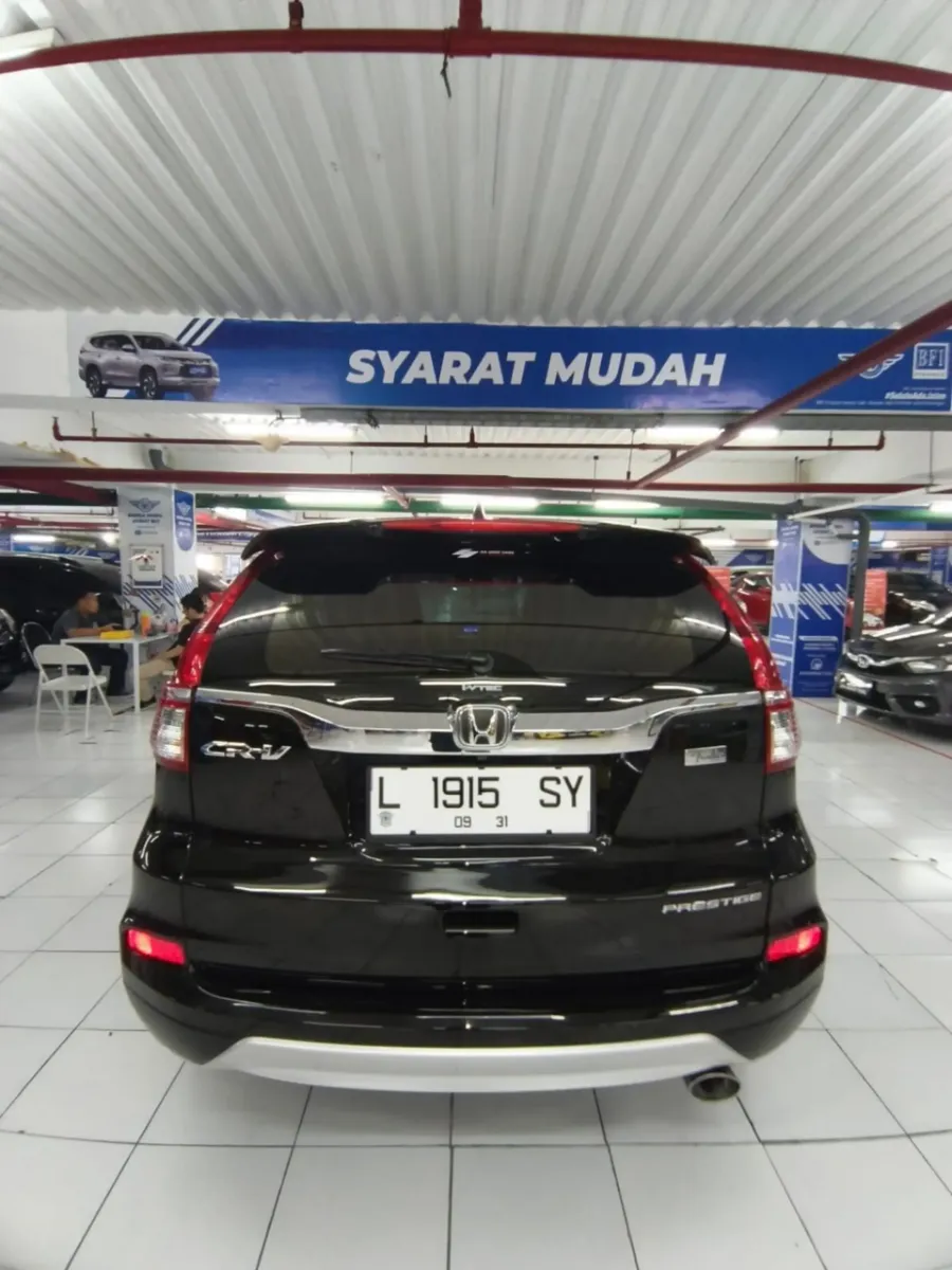 Foto Mobil Bekas Tampak Belakang Honda CR-V 2.4 RS Prestige tahun 2016