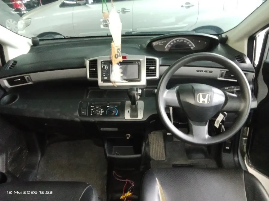 Foto Mobil Bekas Dashboard Honda Freed 1.5 A tahun 2012