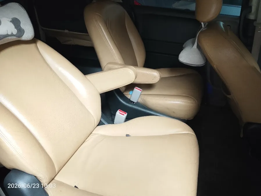Foto Mobil Bekas Kabin Belakang Honda Freed 1.5 E tahun 2010