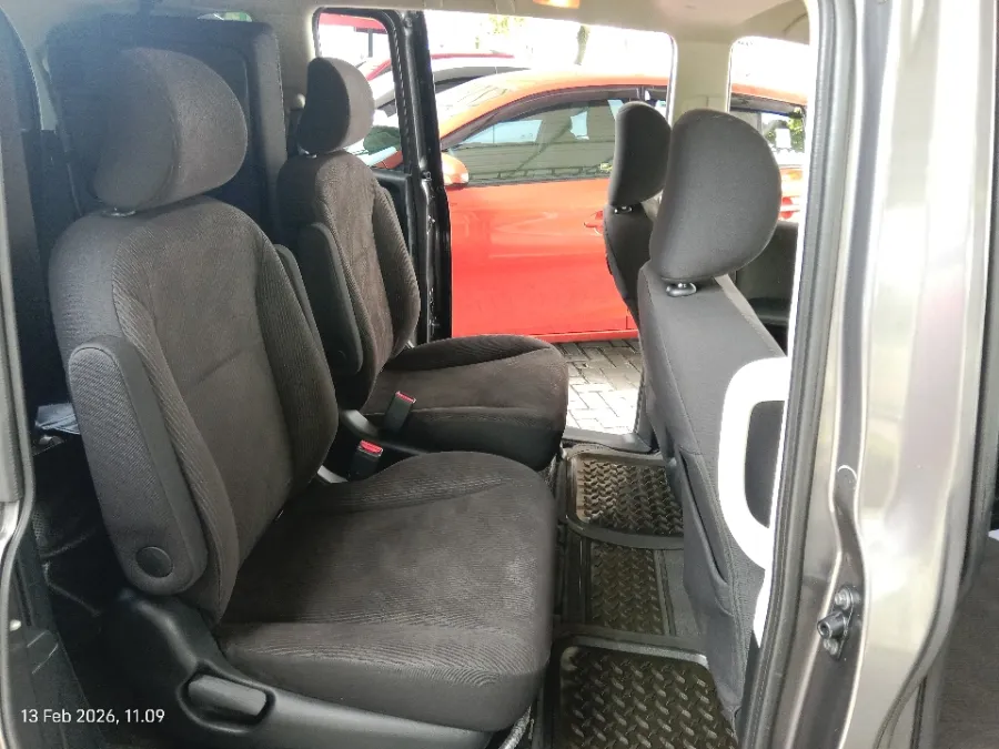 Foto Mobil Bekas Kabin Belakang Honda Freed 1.5 E tahun 2015