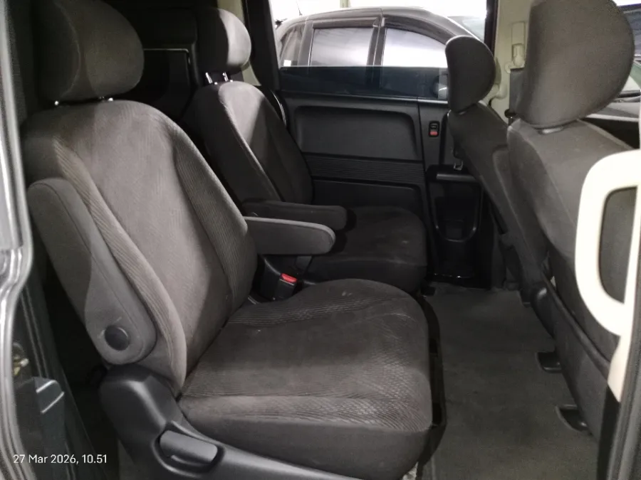 Foto Mobil Bekas Kabin Belakang Honda Freed 1.5 E tahun 2015