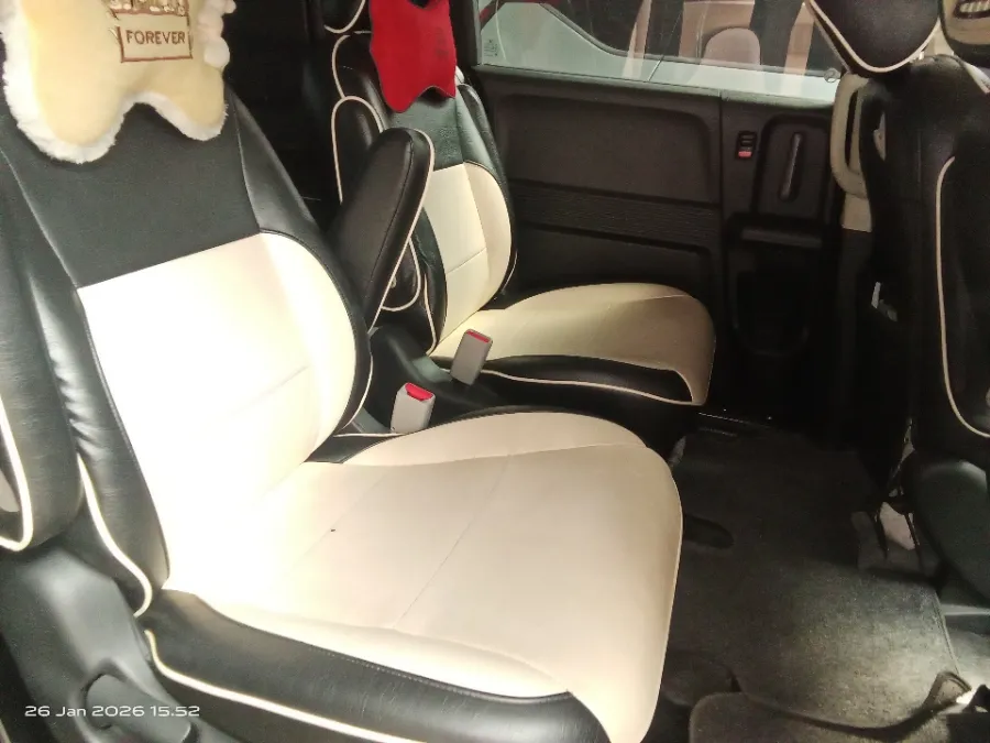 Foto Mobil Bekas Kabin Belakang Honda Freed 1.5 S tahun 2013