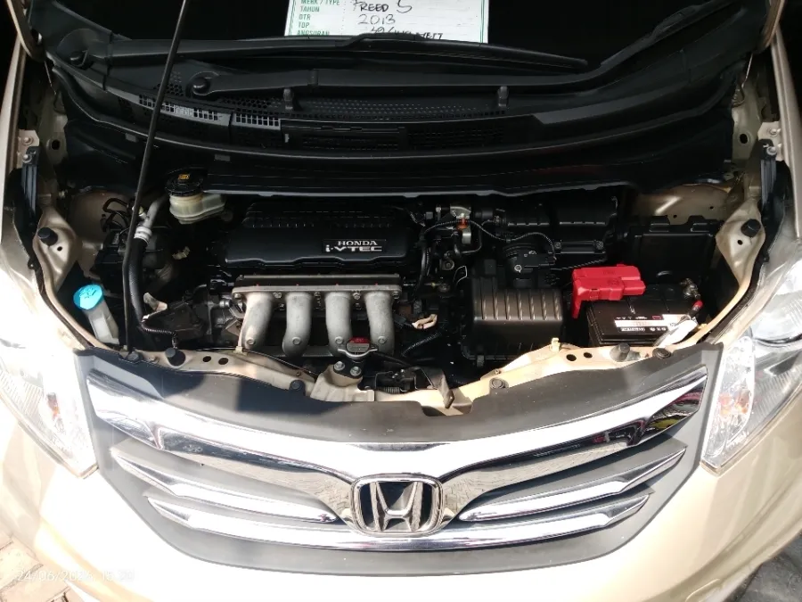 Foto Mobil Bekas Mesin Honda Freed 1.5 S tahun 2013