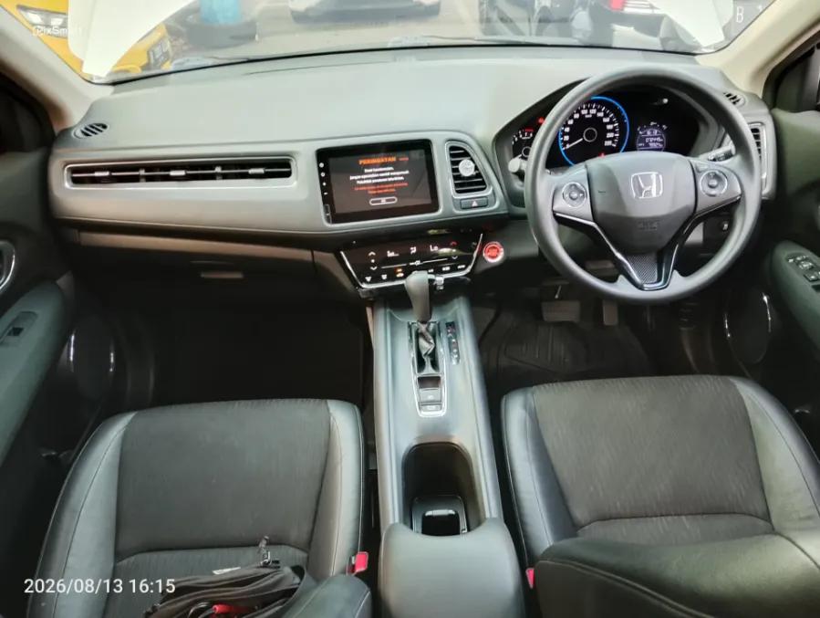 Foto Mobil Bekas Dashboard Honda HR-V 1.5 tahun 2019