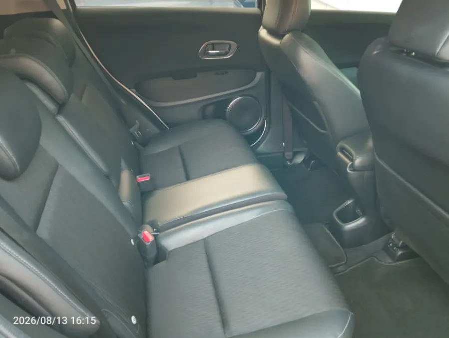 Foto Mobil Bekas Kabin Belakang Honda HR-V 1.5 tahun 2019
