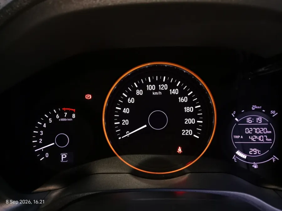 Foto Mobil Bekas Odometer Honda HR-V 1.5 tahun 2020
