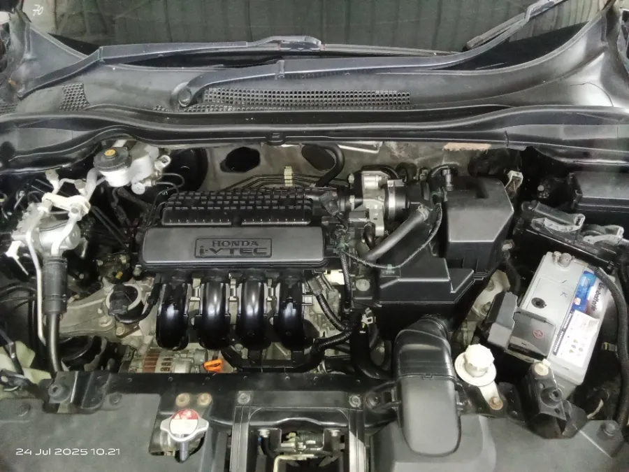 Foto Mobil Bekas Mesin Honda HR-V 1.5 E tahun 2015