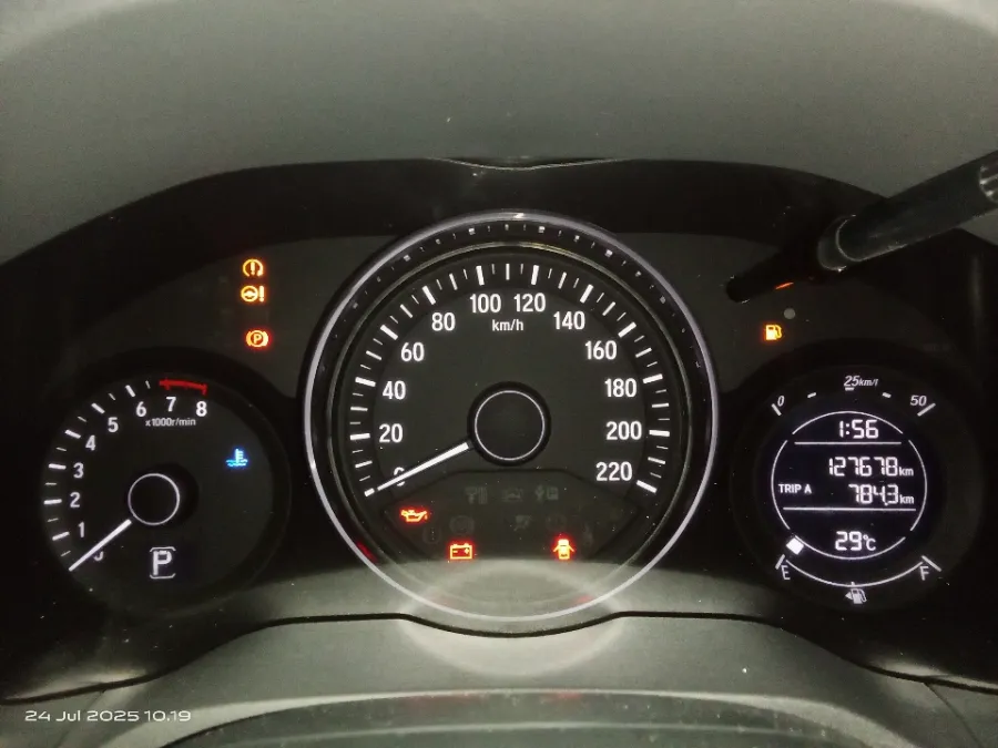 Foto Mobil Bekas Odometer Honda HR-V 1.5 E tahun 2015