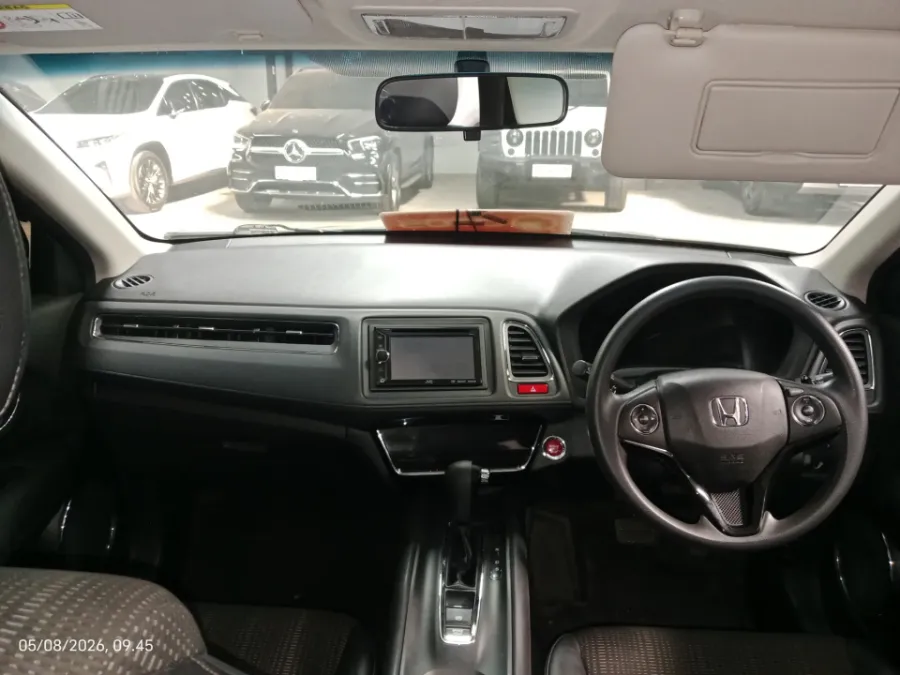 Foto Mobil Bekas Dashboard Honda HR-V 1.5 E tahun 2016