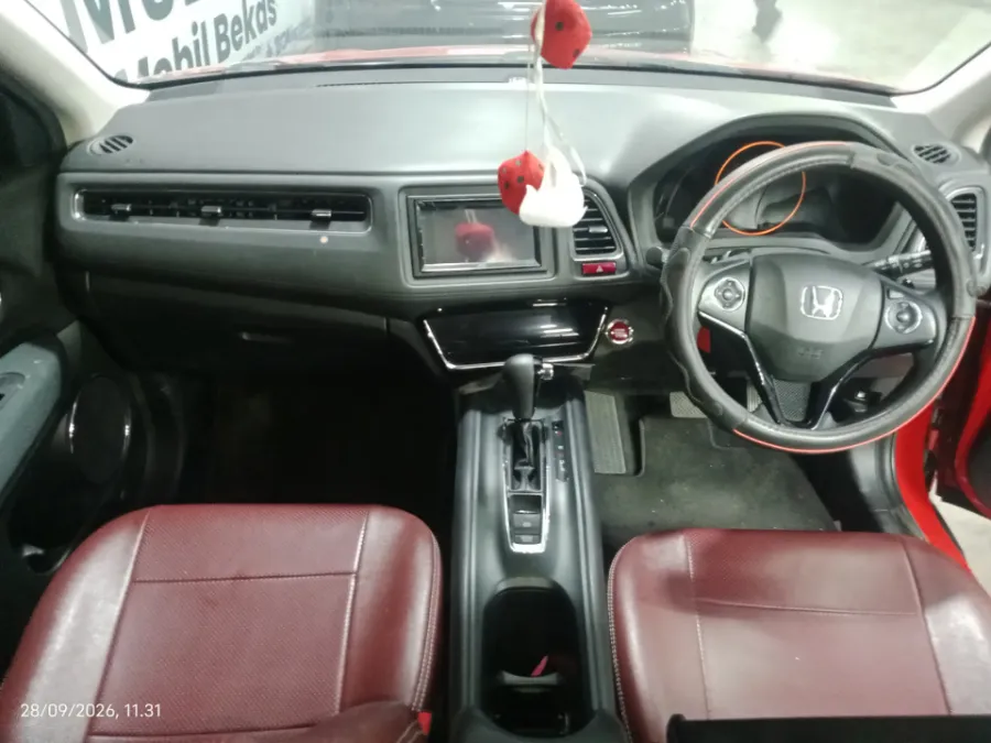 Foto Mobil Bekas Dashboard Honda HR-V 1.5 E tahun 2016