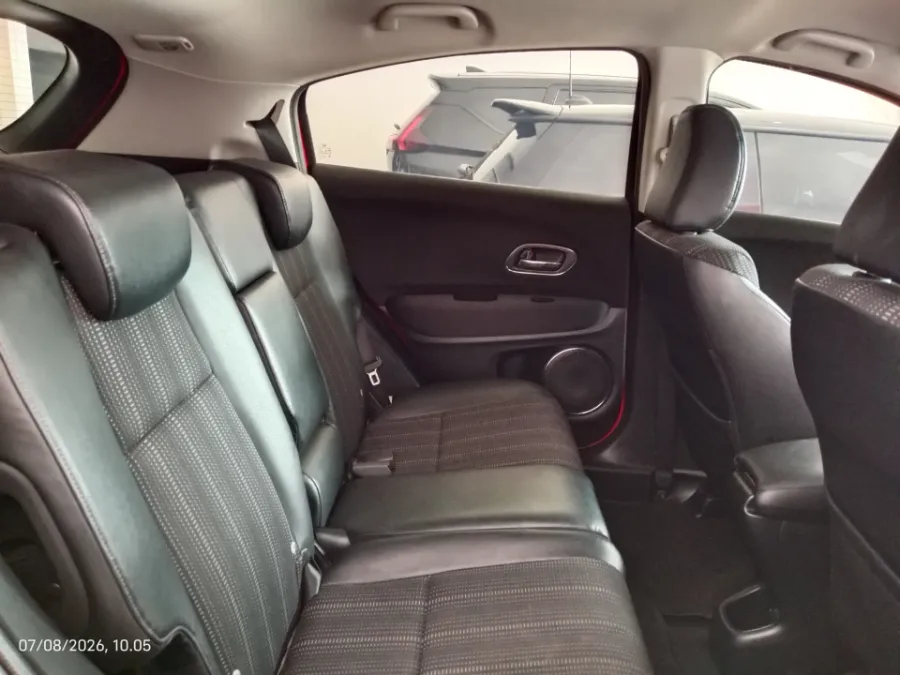 Foto Mobil Bekas Kabin Belakang Honda HR-V 1.5 E tahun 2016