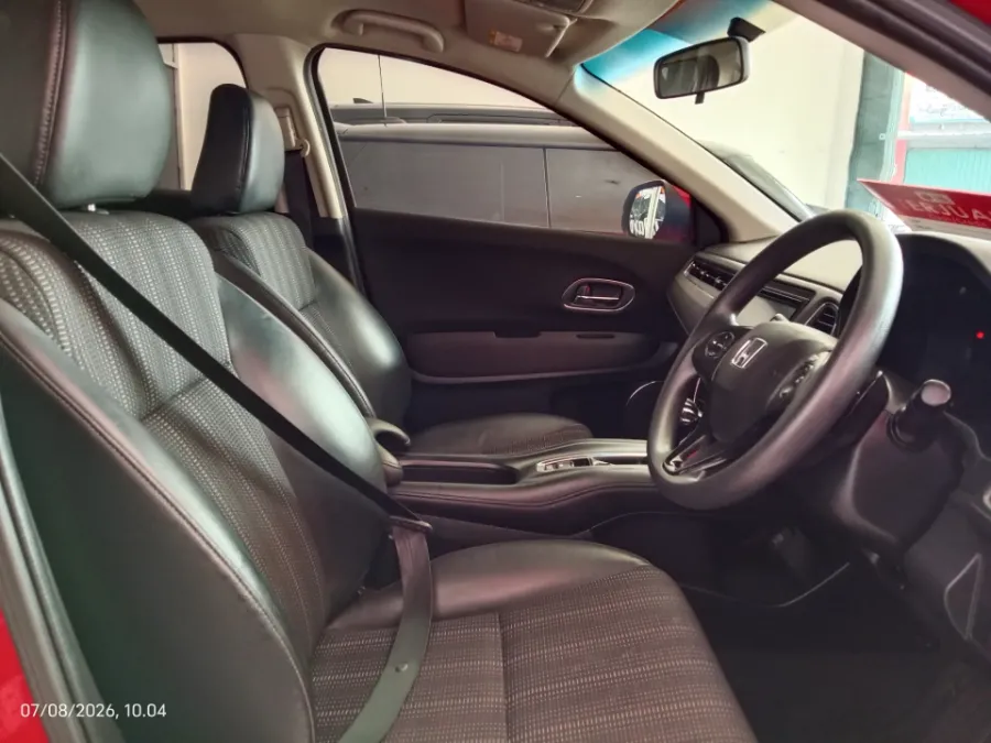 Foto Mobil Bekas Kabin Depan Honda HR-V 1.5 E tahun 2016