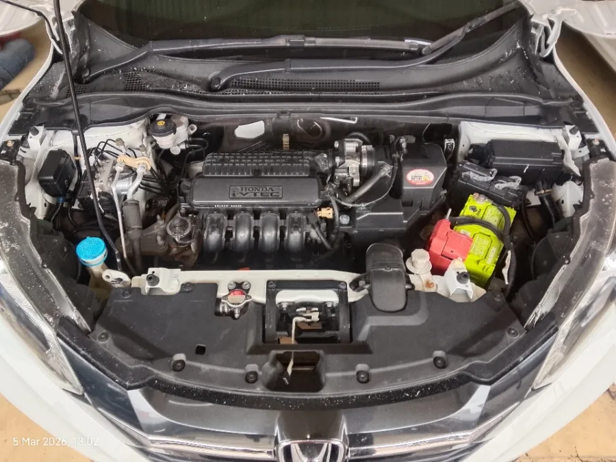 Foto Mobil Bekas Mesin Honda HR-V 1.5 E tahun 2016