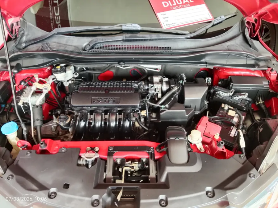 Foto Mobil Bekas Mesin Honda HR-V 1.5 E tahun 2016