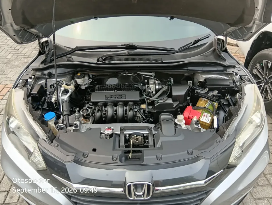 Foto Mobil Bekas Mesin Honda HR-V 1.5 E tahun 2016