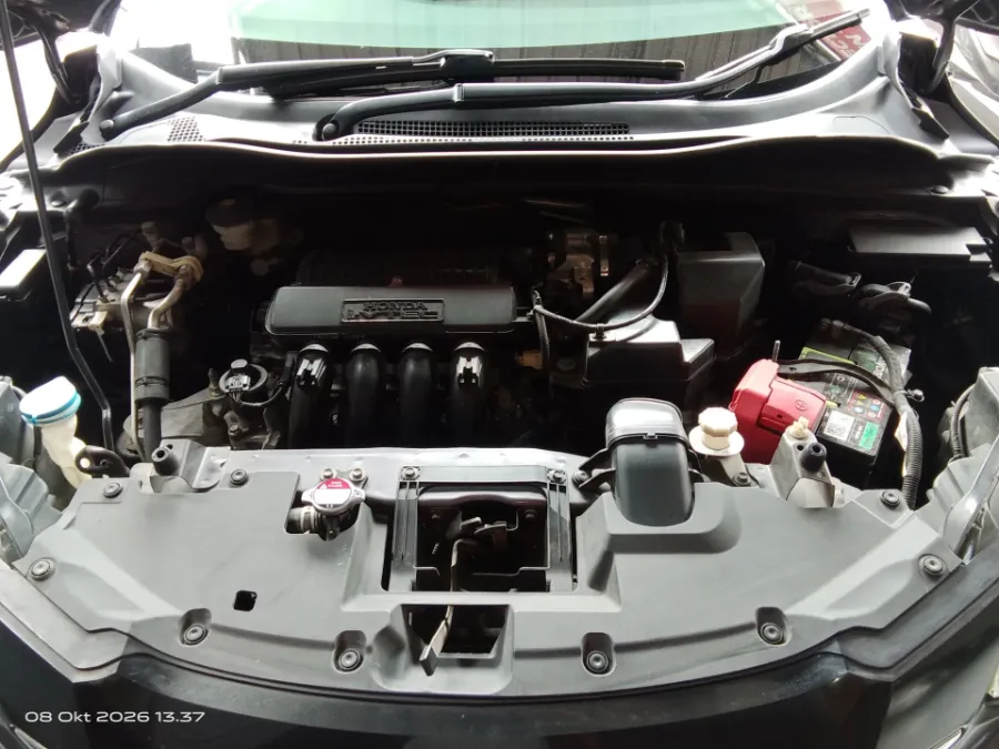 Foto Mobil Bekas Mesin Honda HR-V 1.5 E tahun 2016